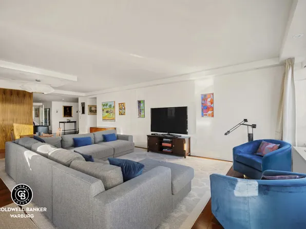 190 East 72nd Street image 2 of 18