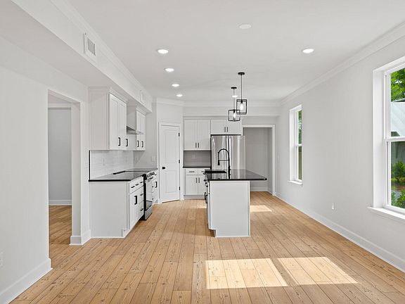 5th image of 45 Laurel Oak Ln