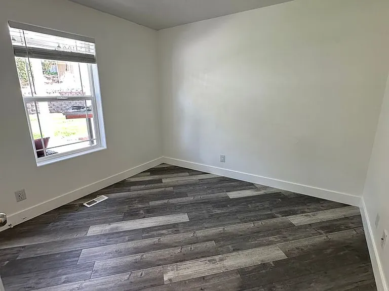 162 N 2475 W — Photo 13