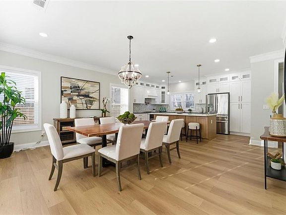 2nd image of 2990 Shallowford Rd NE