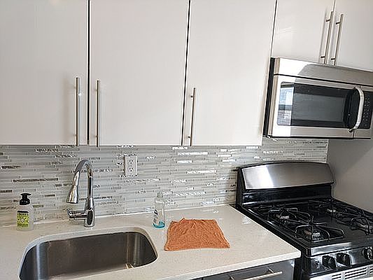 2nd image of 466 Concord Ave #6A