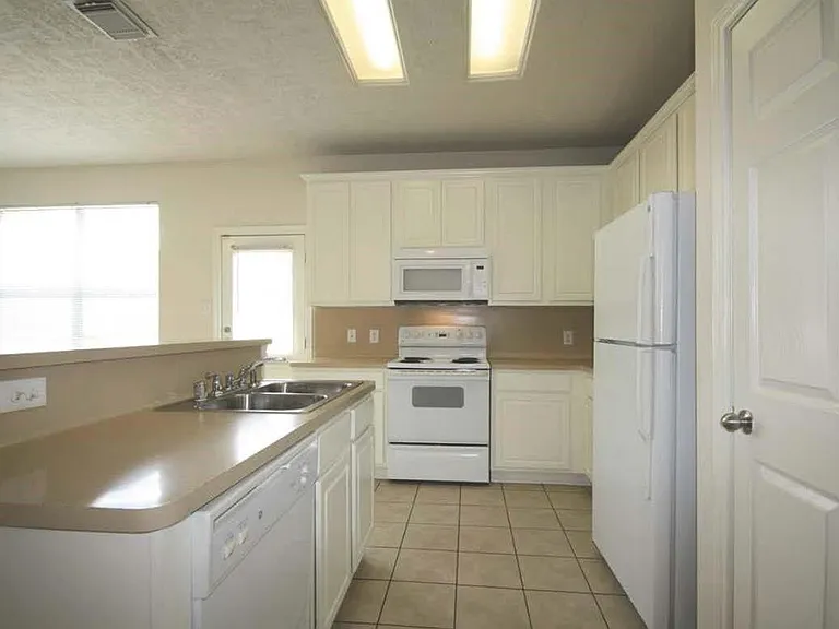 14403 Fairbuff Ln — Photo 3
