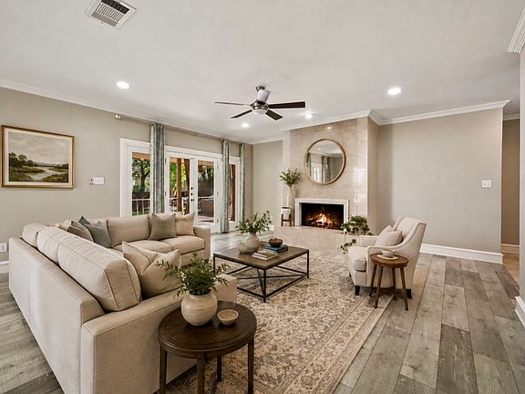 4th image of 2311 Creekside Cir N