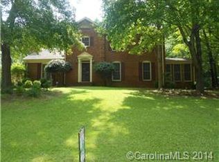 3021 Heathcroft Ct, Charlotte, NC 28269