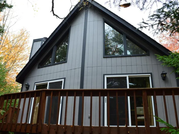 314 Paxinos Dr, Pocono Lake, PA 18347