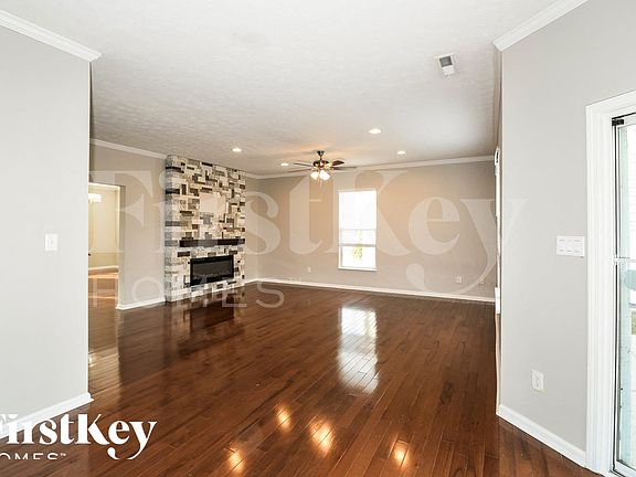 3rd image of 14453 Welford Way
