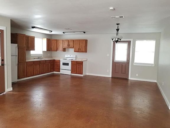 2nd image of 604 E Fm 243