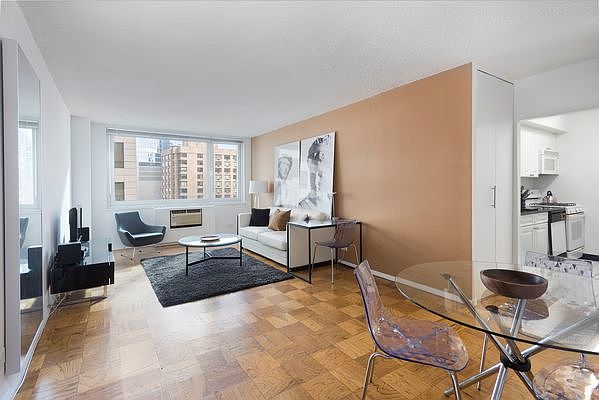 1st image of 230 W 55th St APT 4C
