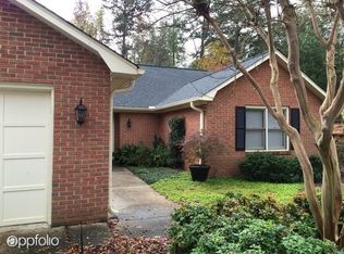 22 Fairoaks Dr, Greenville, SC 29615