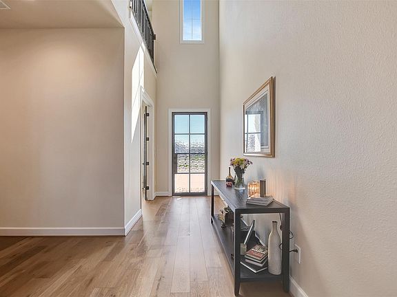 4th image of 1746 Spring View Dr