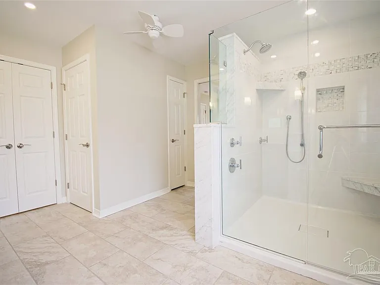 100 Mount Pilot St — Photo 16