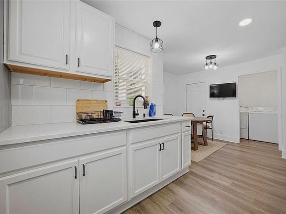 4th image of 340 Lee St