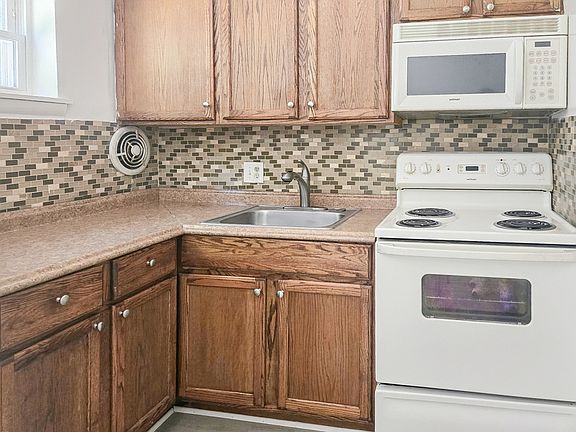 3rd image of 2524 Noel St APT A