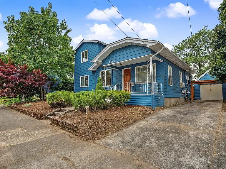 8057 SE Yamhill St — Photo 2