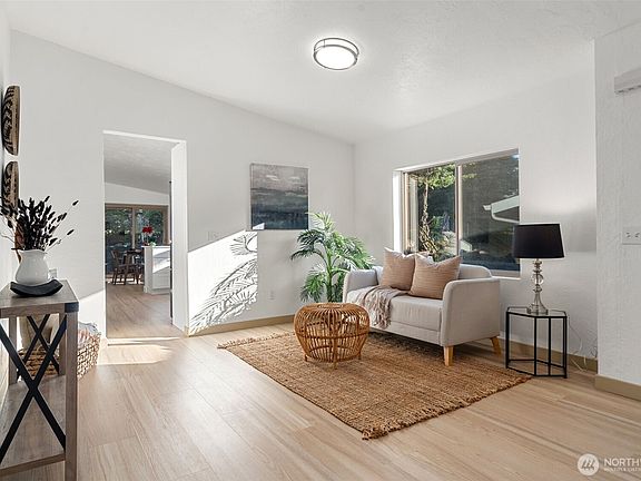 4th image of 1754 NE Mesford Road #74