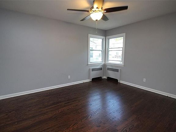 2nd image of 229 Bancroft Ave