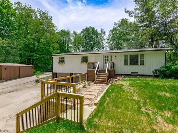 12133 Snow Rd, Burton, OH 44021