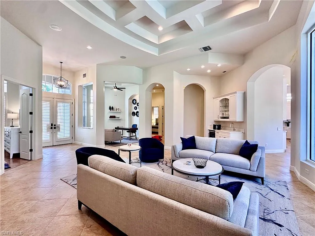4 bed, 3.5 bath, 3463 sqft, $14,000 — Photo 3