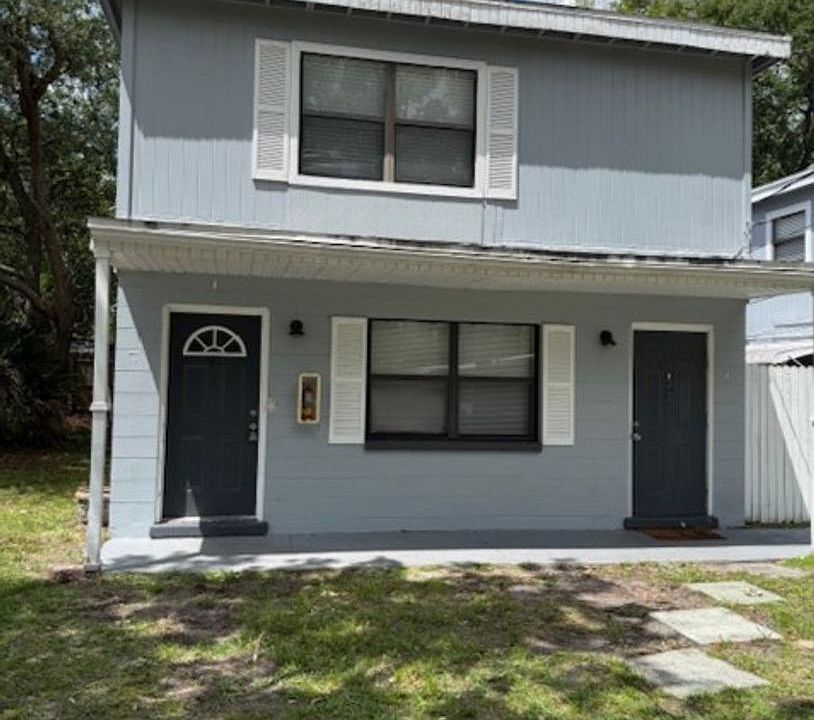 1st image of 230 N Robbins Ave