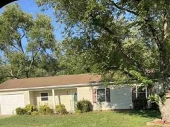 104 Foxfire Dr, Morganton, NC 28655
