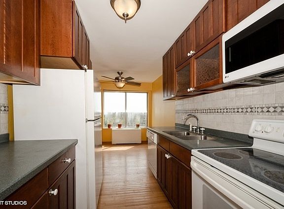 4th image of 7033 N Kedzie Ave APT 1714