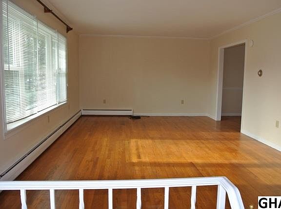 2nd image of 1109 Baldwin St