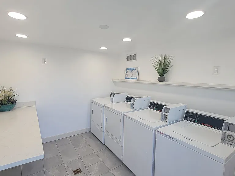 The Patricia Apartments — Photo 28