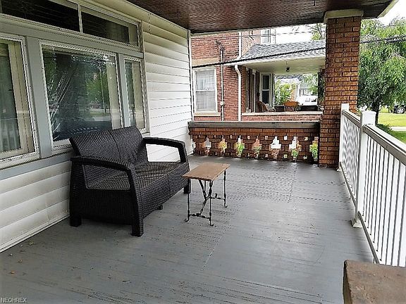 3rd image of 2296 Woodward Ave