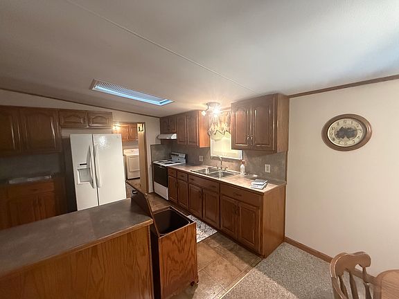5th image of 1569 Loomfixer Lake Rd