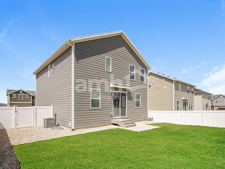 1347 W Mahogany St — Photo 19