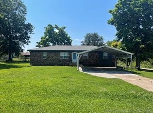 305 Moss St, Vian, OK 74962