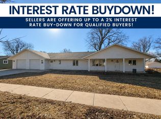 408 Grove St, Boyden, IA 51234
