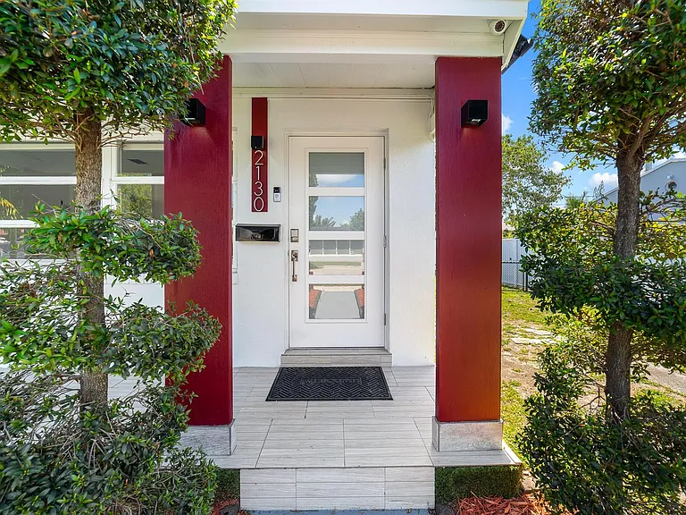 2130 Wiley Ct — Photo 2