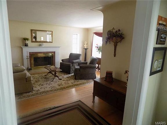 3rd image of 1428 Belgrove Dr