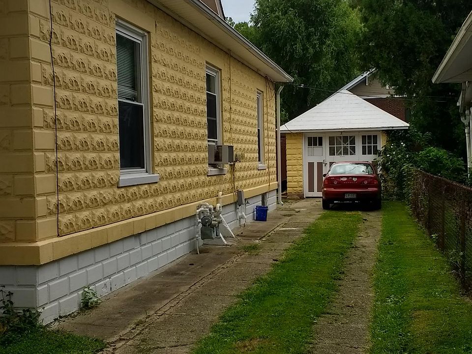 2nd image of 214 Porter St