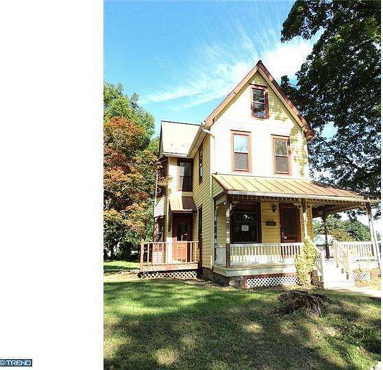 1st image of 104 Beckley St