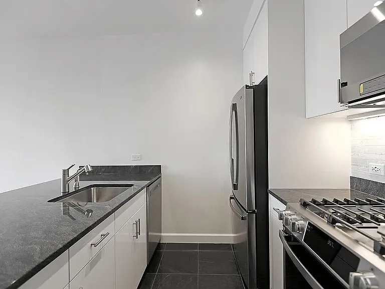 350 E 79th St #5B — Photo 8