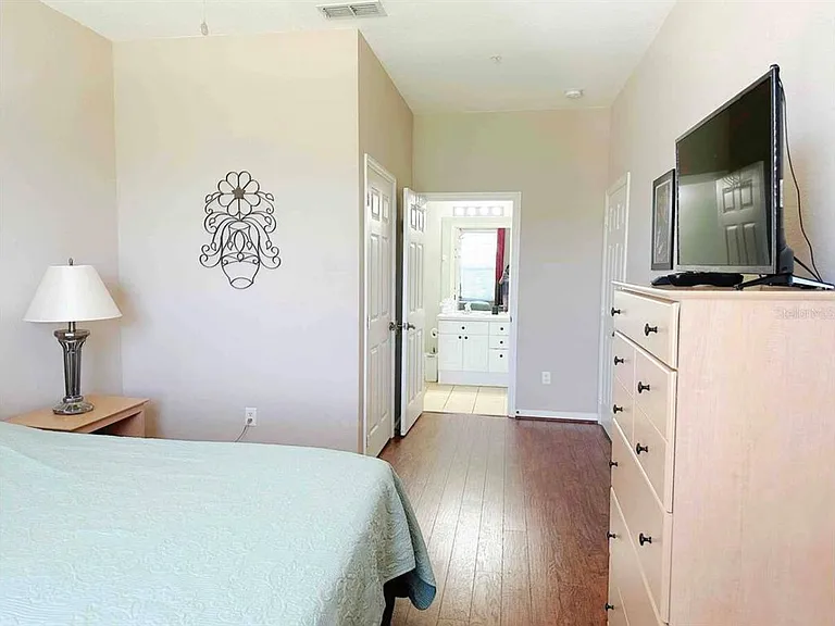 2310 Silver Palm Dr #302 — Photo 11