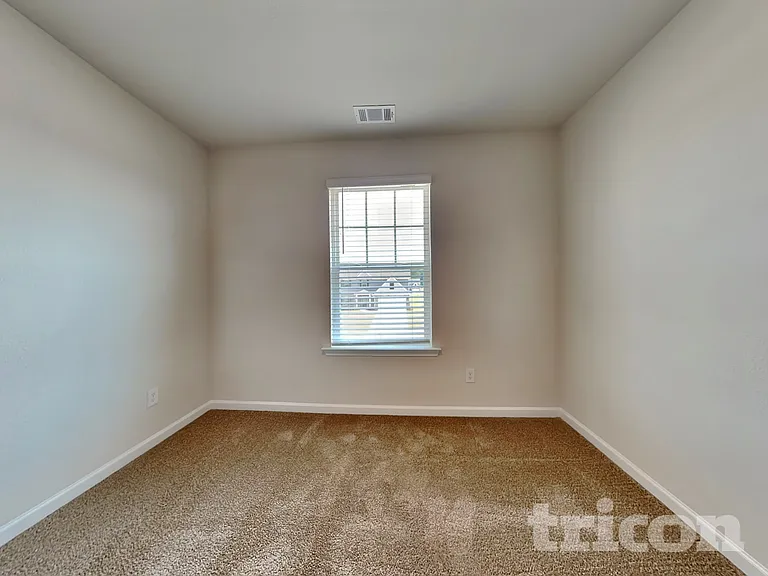 1251 Fendt Dr — Photo 11