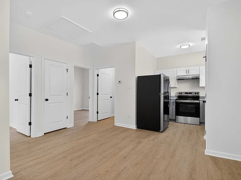 2015-2017 Courtney Cv — Photo 4