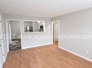 912 S Edgebrook Ln APT B, Olathe, KS 66061