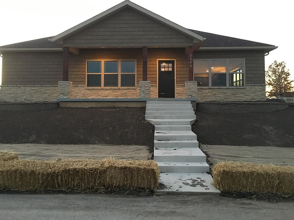 2nd image of 2208 S Dingle Dr Unit B