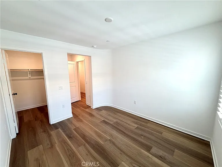 135 Evergreen — Photo 25