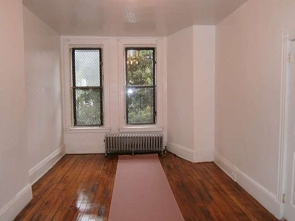 4th image of 525 Chauncey St