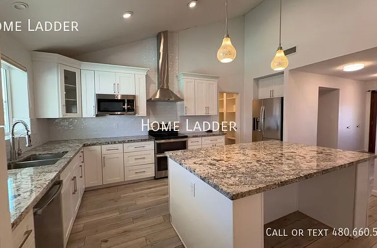 4362 E Ludlow Dr — Photo 5