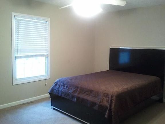5th image of 317 Camelot Dr