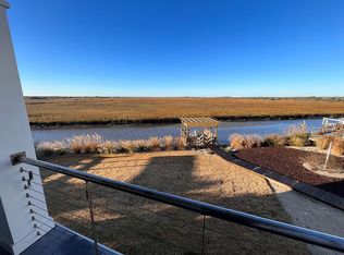 402 40th St, Sunset Beach, NC 28468