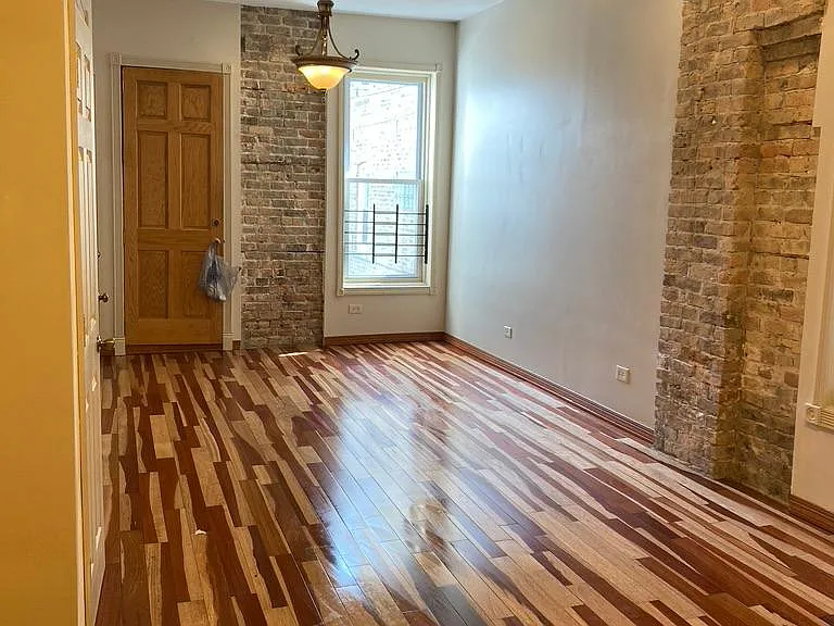 1749 W Erie St #1R — Photo 6