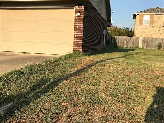 5th image of 2620 Basswood Dr