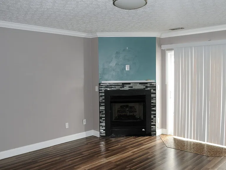 4705 Athalia Dr — Photo 2